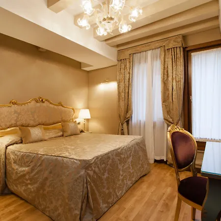 أل بونته موكينيغو البندقية