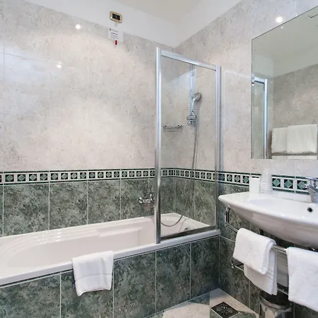 أل بونته موكينيغو 3*