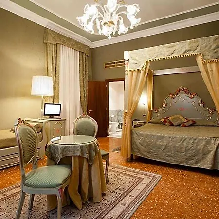 أل بونته موكينيغو 3*