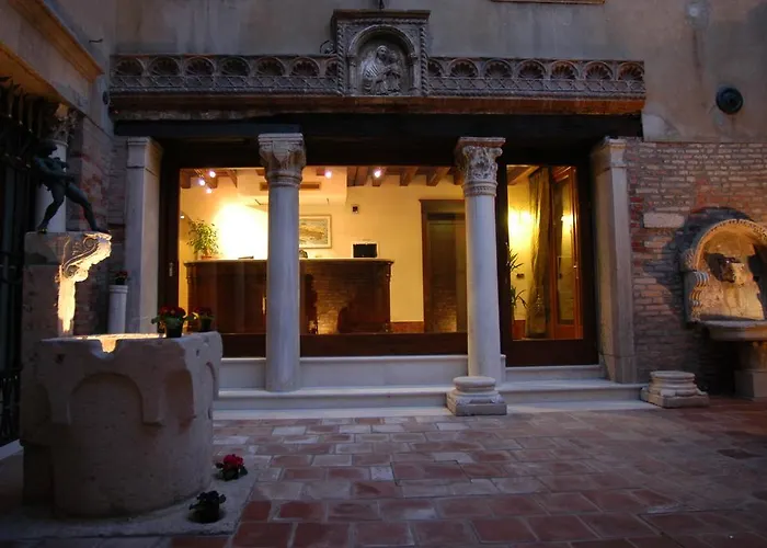 Al Ponte Mocenigo Otel 3*